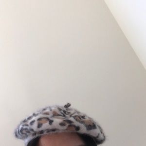 Forever 21 leopard print soft fuzzy beret